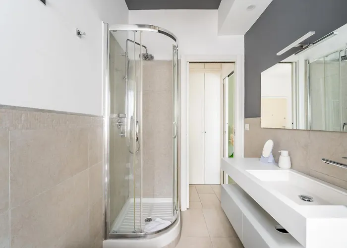 Maison Lumiere, Design 5 Min From Tiburtina Station דירה רומא